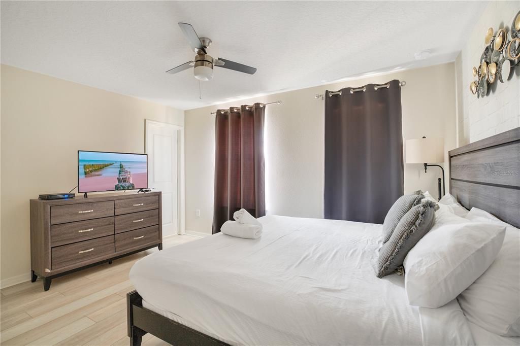 待售: $790,000 (9 贝兹, 6 浴室, 4399 平方英尺)