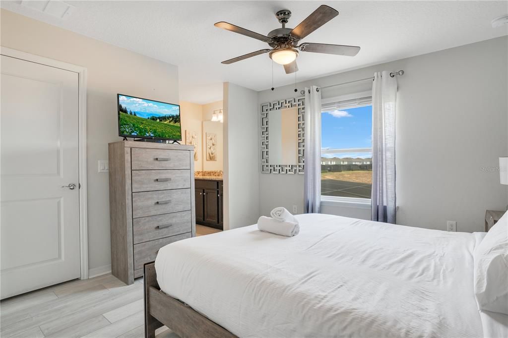 待售: $790,000 (9 贝兹, 6 浴室, 4399 平方英尺)