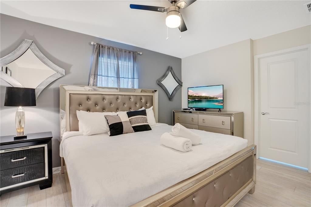 待售: $790,000 (9 贝兹, 6 浴室, 4399 平方英尺)