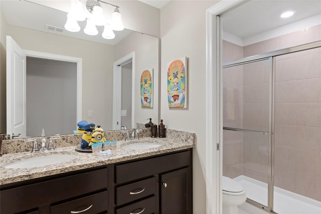 待售: $790,000 (9 贝兹, 6 浴室, 4399 平方英尺)