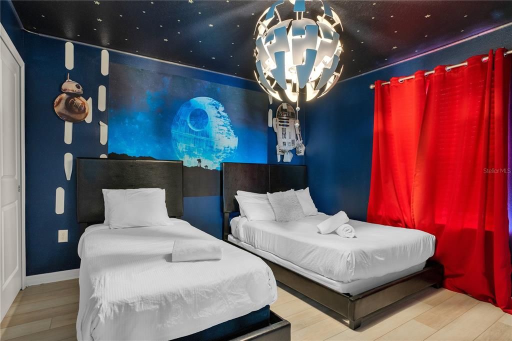 待售: $790,000 (9 贝兹, 6 浴室, 4399 平方英尺)