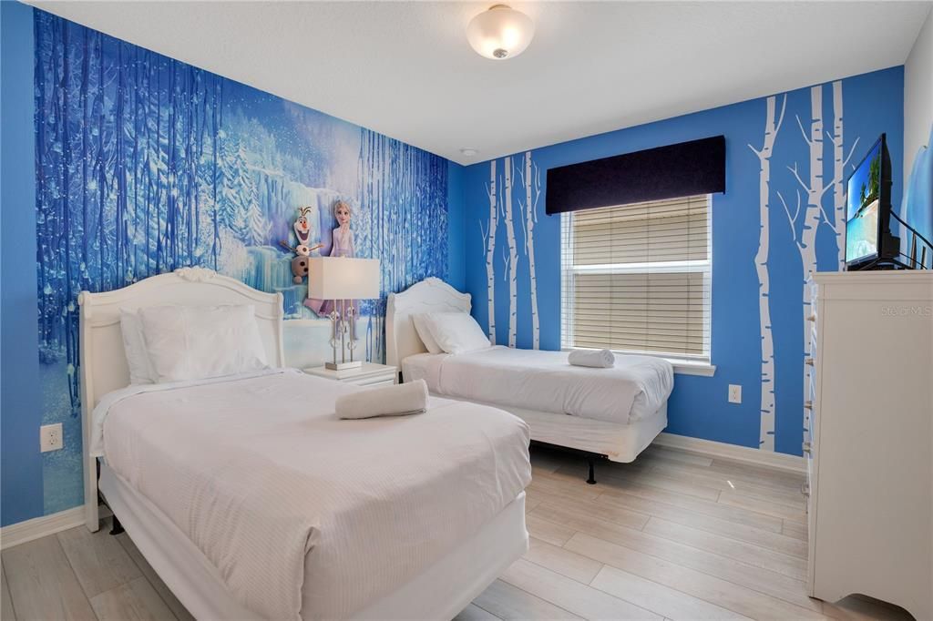 待售: $790,000 (9 贝兹, 6 浴室, 4399 平方英尺)