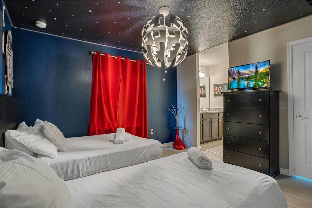 待售: $790,000 (9 贝兹, 6 浴室, 4399 平方英尺)