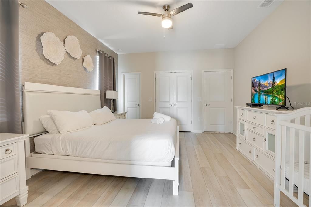 待售: $790,000 (9 贝兹, 6 浴室, 4399 平方英尺)