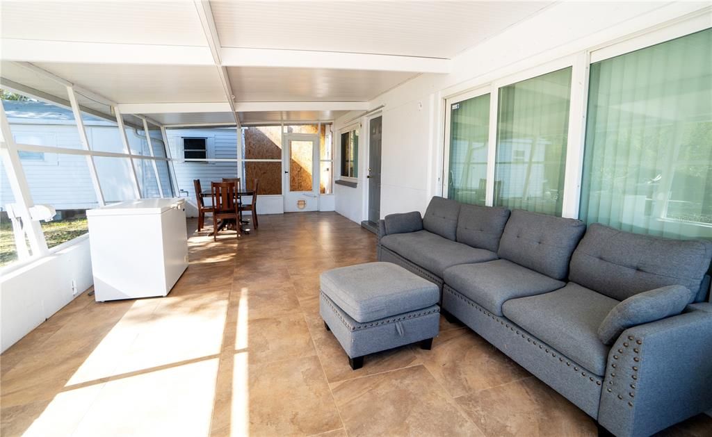 En Venta: $549,900 (4 camas, 2 baños, 1742 Pies cuadrados)