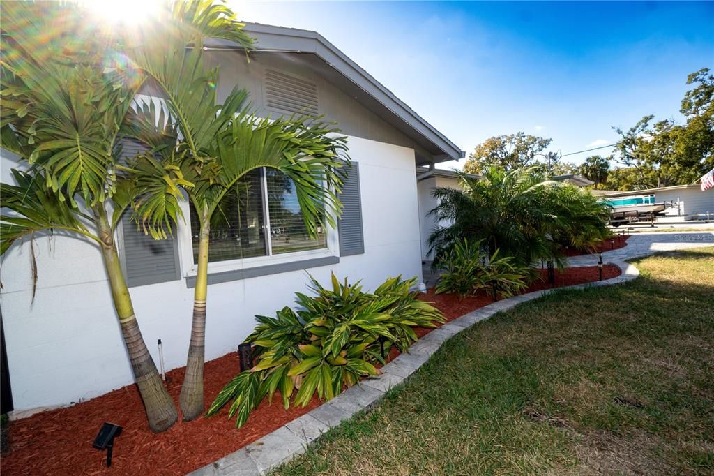 En Venta: $549,900 (4 camas, 2 baños, 1742 Pies cuadrados)