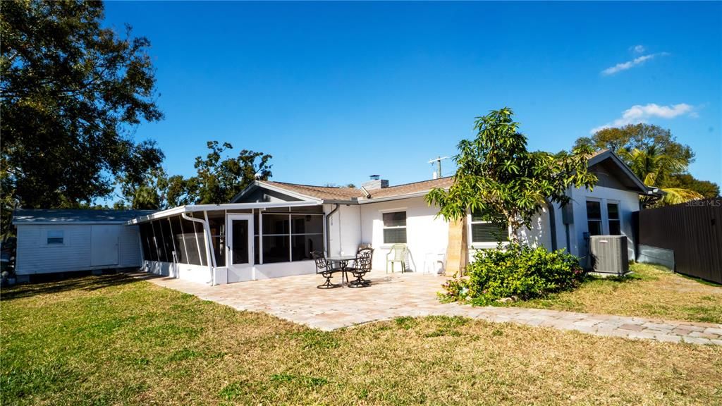 En Venta: $549,900 (4 camas, 2 baños, 1742 Pies cuadrados)