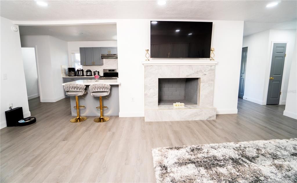 En Venta: $549,900 (4 camas, 2 baños, 1742 Pies cuadrados)