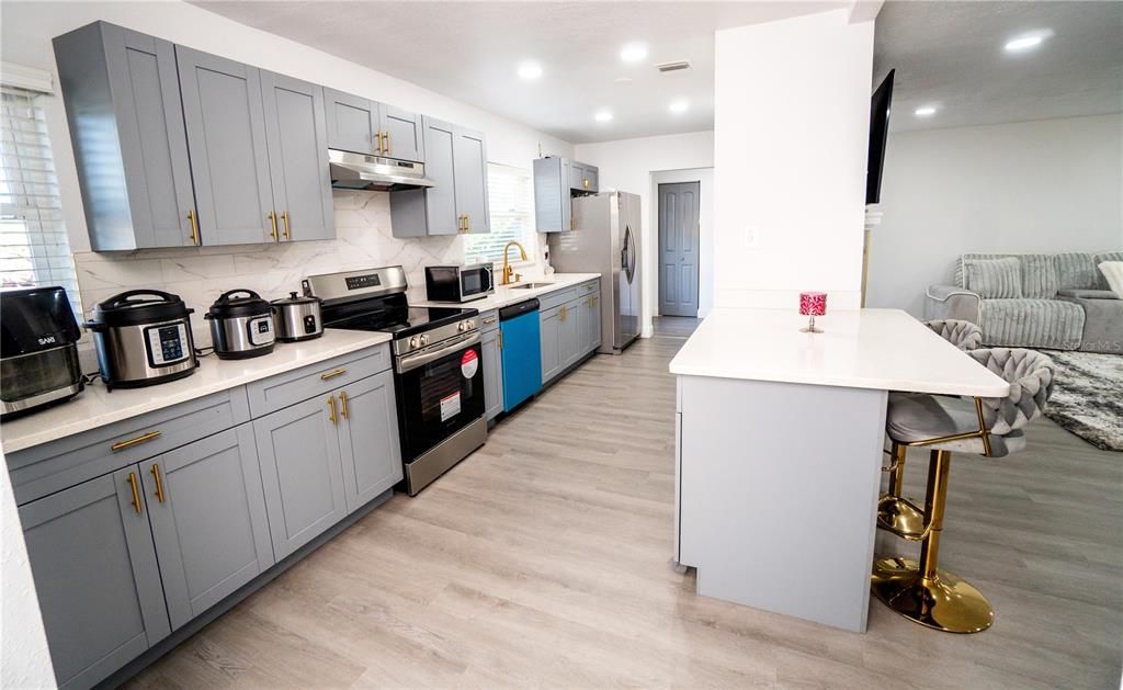 En Venta: $549,900 (4 camas, 2 baños, 1742 Pies cuadrados)