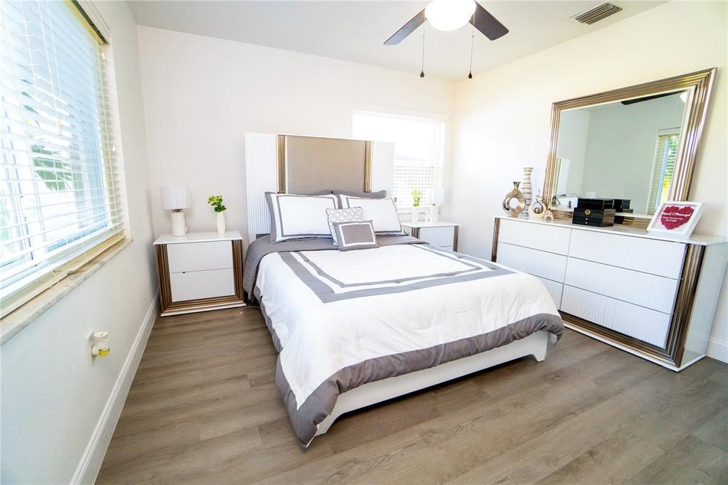 En Venta: $549,900 (4 camas, 2 baños, 1742 Pies cuadrados)