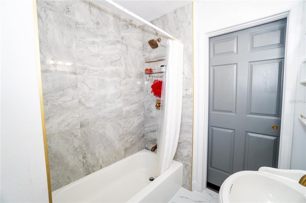 En Venta: $549,900 (4 camas, 2 baños, 1742 Pies cuadrados)