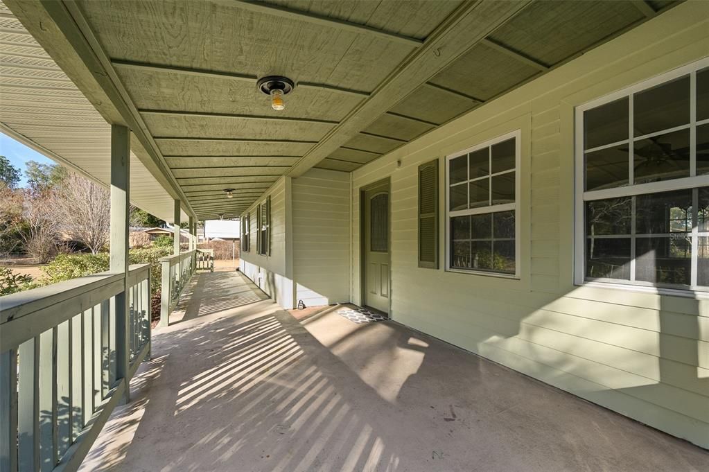 For Sale: $260,000 (3 beds, 2 baths, 1233 Square Feet)