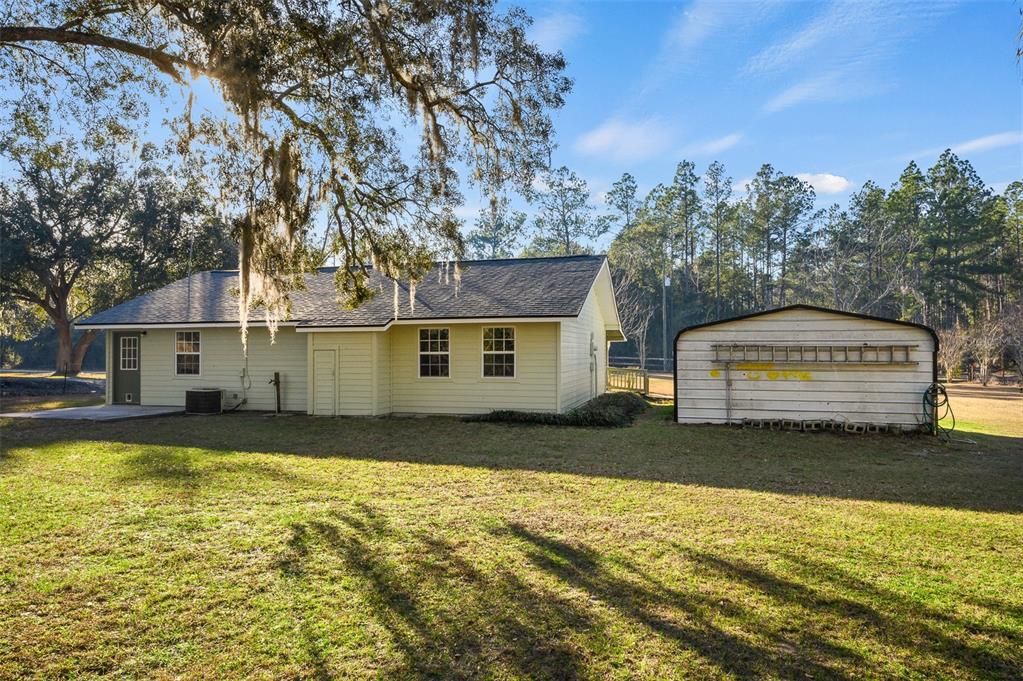 For Sale: $260,000 (3 beds, 2 baths, 1233 Square Feet)