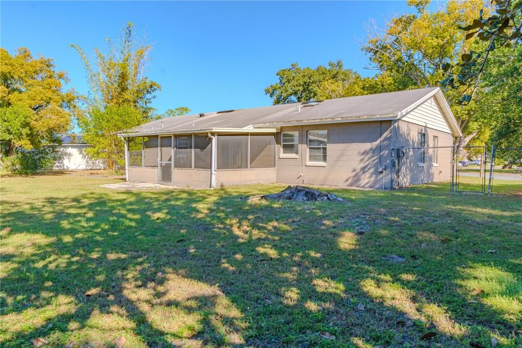 For Rent: $2,199 (3 beds, 2 baths, 1442 Square Feet)