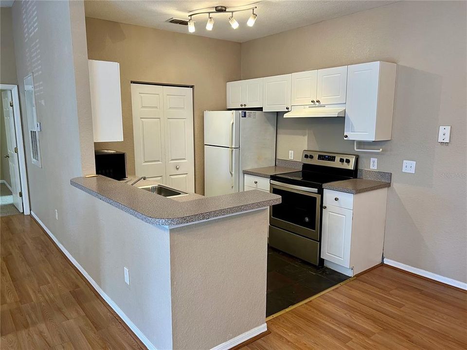 For Rent: $1,795 (3 beds, 2 baths, 1266 Square Feet)