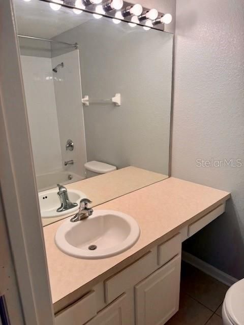 В аренду: $1,650 (2 спален, 2 ванн, 1078 Квадратных фут)