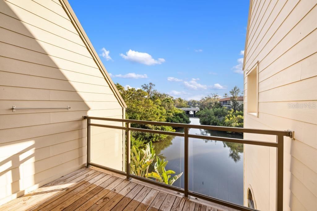 For Sale: $519,000 (2 beds, 2 baths, 1264 Square Feet)