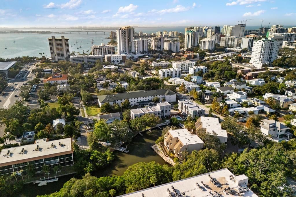 For Sale: $519,000 (2 beds, 2 baths, 1264 Square Feet)