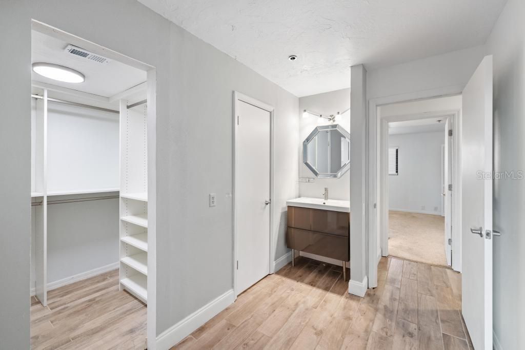 For Sale: $519,000 (2 beds, 2 baths, 1264 Square Feet)