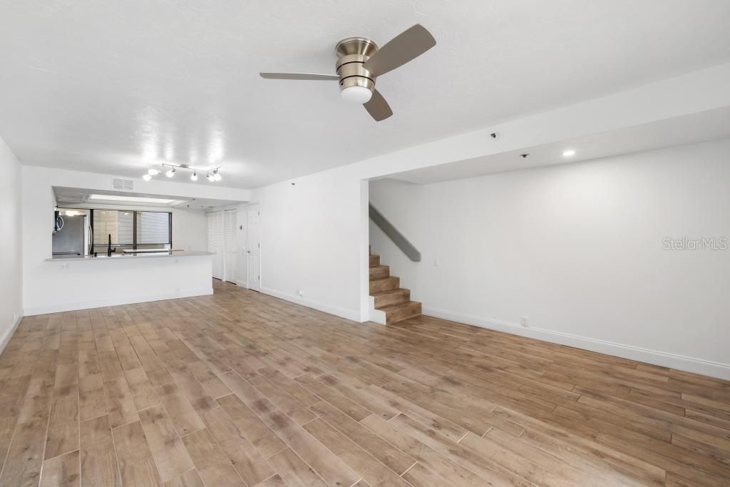 For Sale: $519,000 (2 beds, 2 baths, 1264 Square Feet)