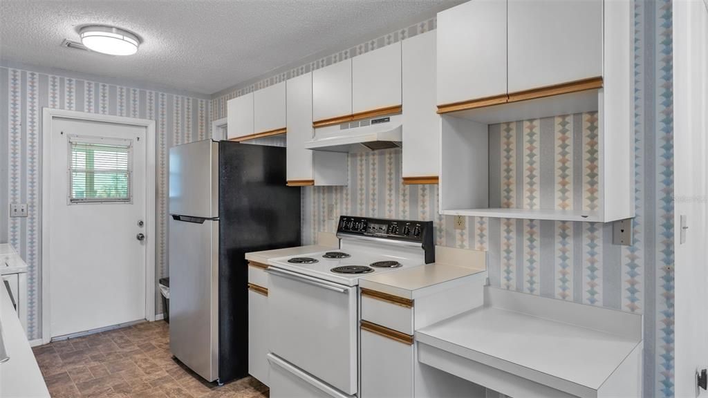 Activo con contrato: $143,000 (2 camas, 2 baños, 1073 Pies cuadrados)