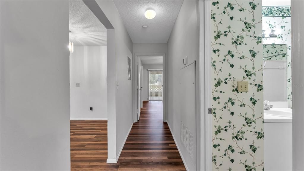 Activo con contrato: $143,000 (2 camas, 2 baños, 1073 Pies cuadrados)