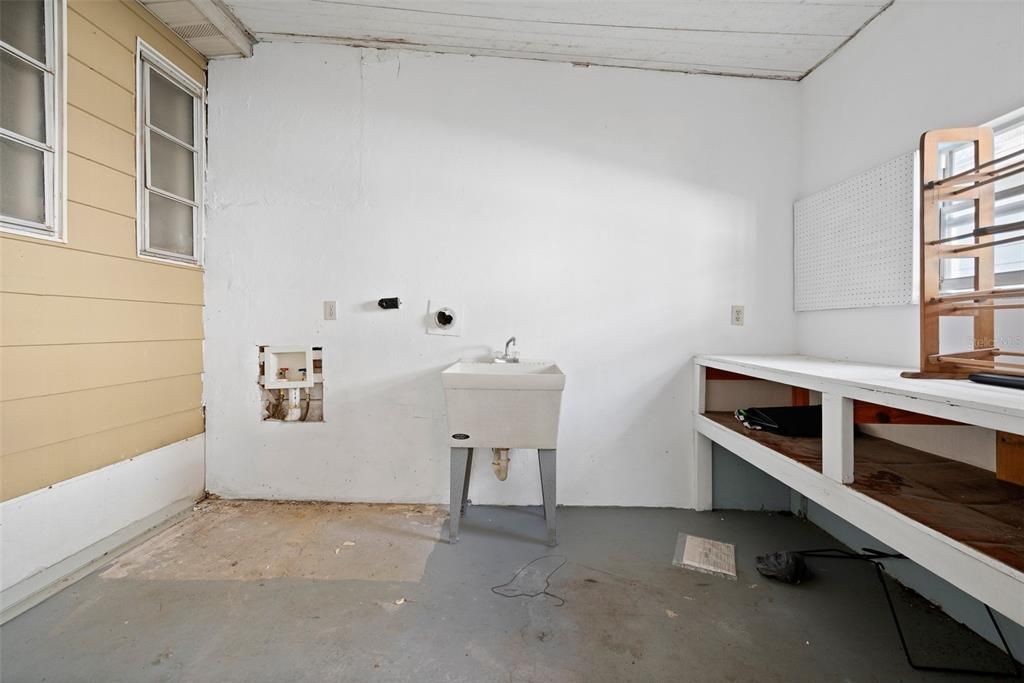 На продажу: $120,000 (2 спален, 2 ванн, 864 Квадратных фут)