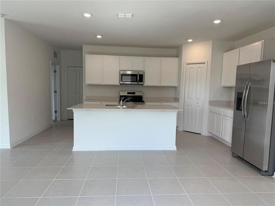 En Renta: $2,500 (6 camas, 3 baños, 2460 Pies cuadrados)