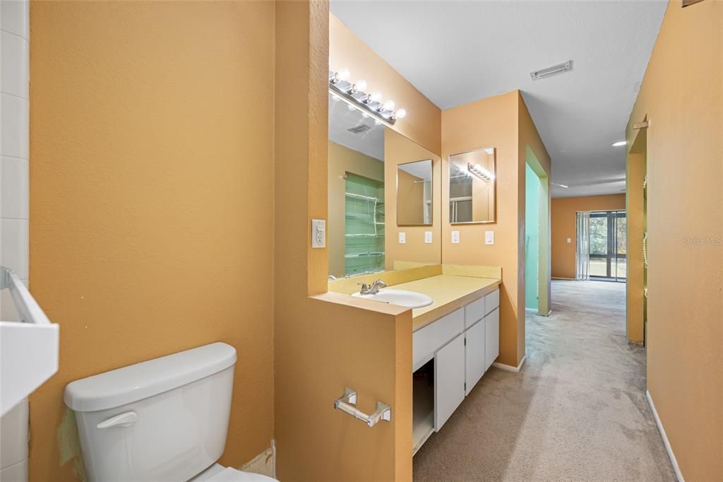 For Sale: $299,000 (3 beds, 2 baths, 1755 Square Feet)