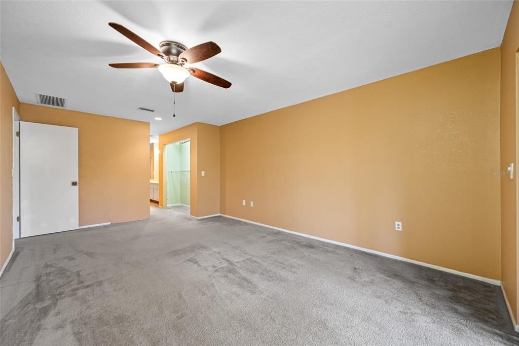 For Sale: $299,000 (3 beds, 2 baths, 1755 Square Feet)