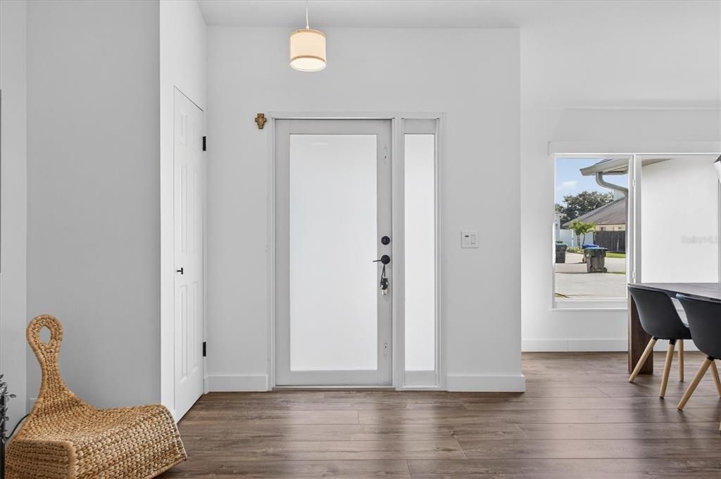 En Venta: $459,900 (3 camas, 2 baños, 1600 Pies cuadrados)