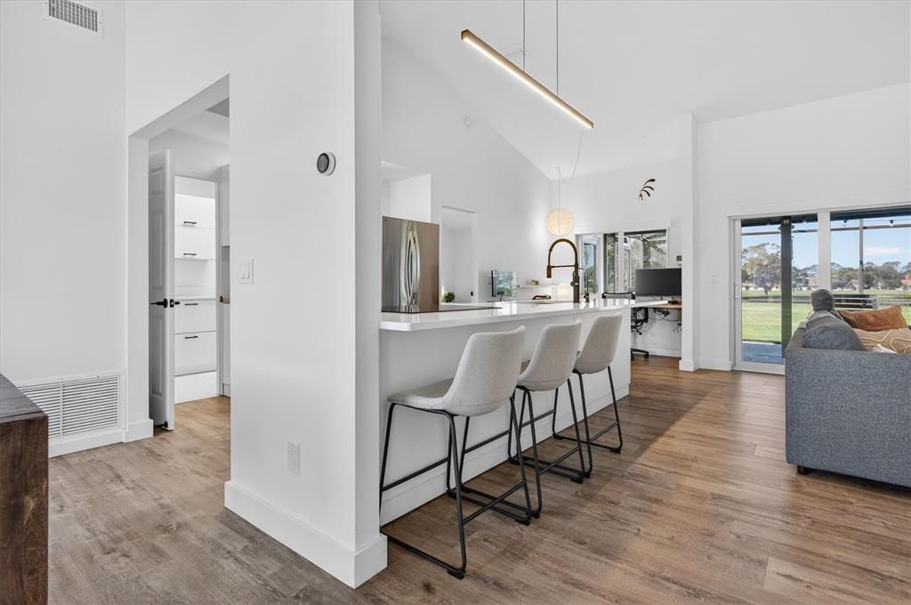 En Venta: $459,900 (3 camas, 2 baños, 1600 Pies cuadrados)