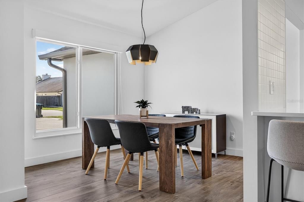 En Venta: $459,900 (3 camas, 2 baños, 1600 Pies cuadrados)