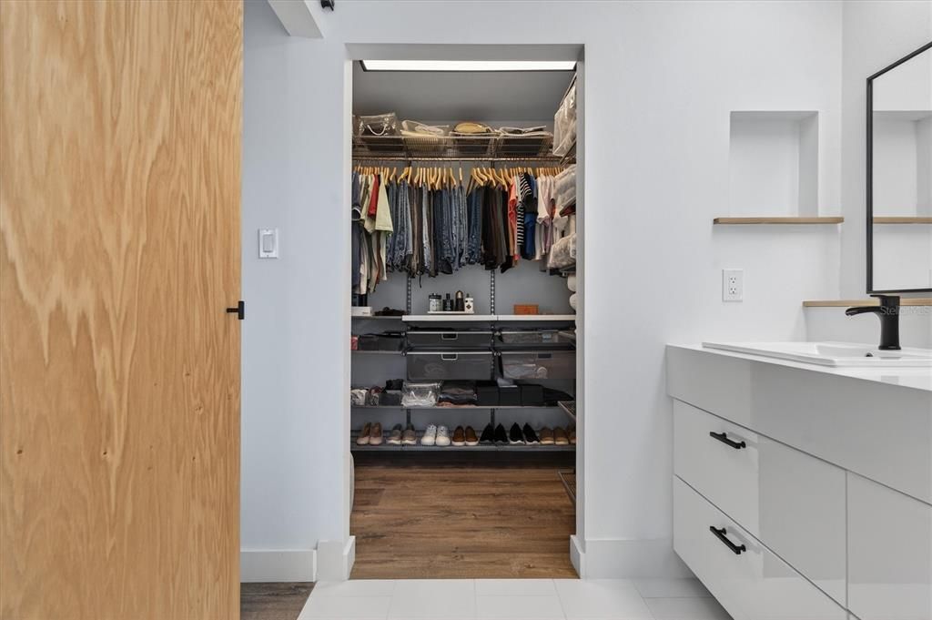 En Venta: $459,900 (3 camas, 2 baños, 1600 Pies cuadrados)