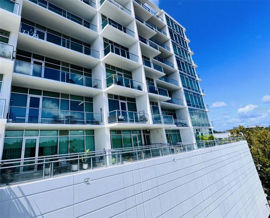 For Rent: $4,495 (2 beds, 2 baths, 1740 Square Feet)