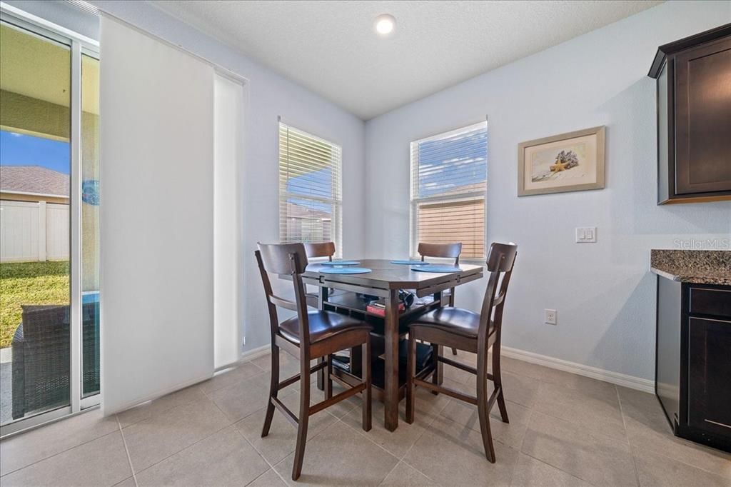 На продажу: $302,000 (3 спален, 2 ванн, 1857 Квадратных фут)