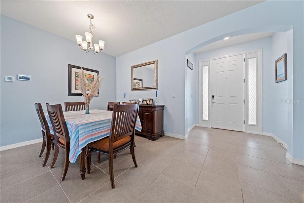 На продажу: $302,000 (3 спален, 2 ванн, 1857 Квадратных фут)