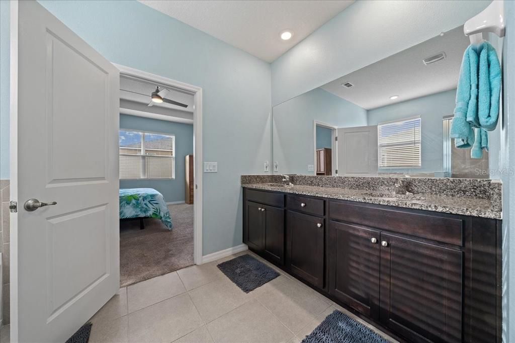 На продажу: $302,000 (3 спален, 2 ванн, 1857 Квадратных фут)