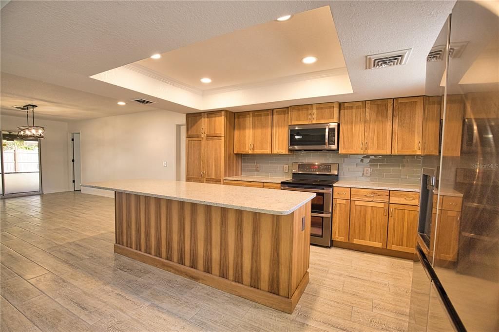 For Rent: $2,950 (3 beds, 2 baths, 1956 Square Feet)