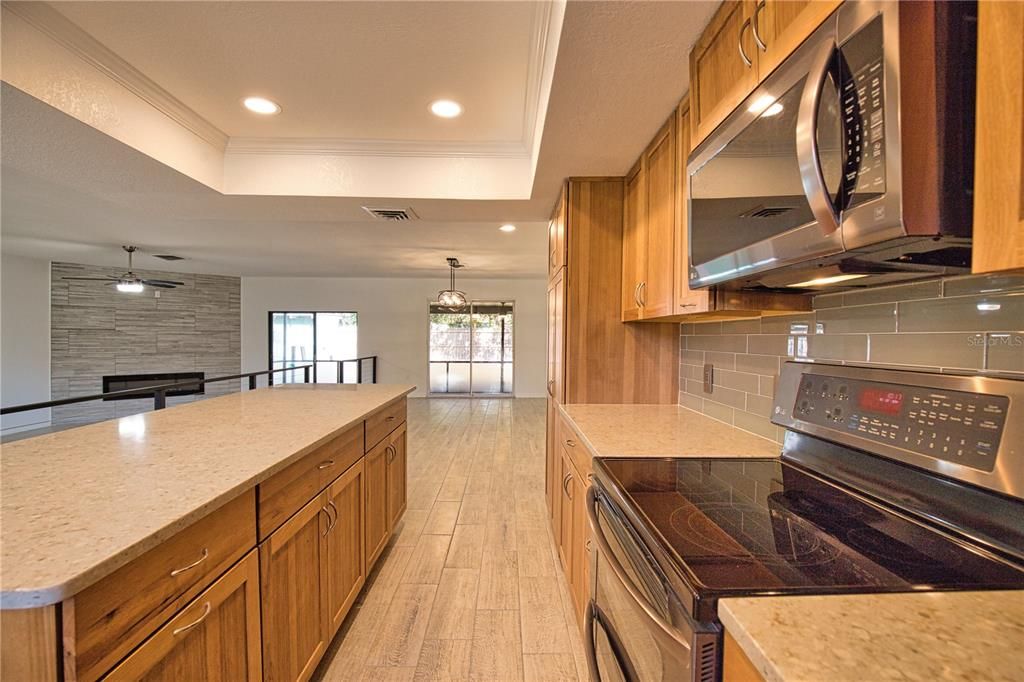 For Rent: $2,950 (3 beds, 2 baths, 1956 Square Feet)