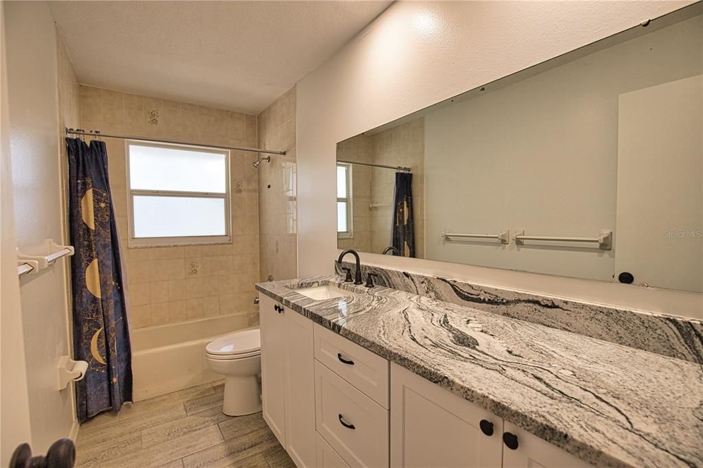 For Rent: $2,950 (3 beds, 2 baths, 1956 Square Feet)