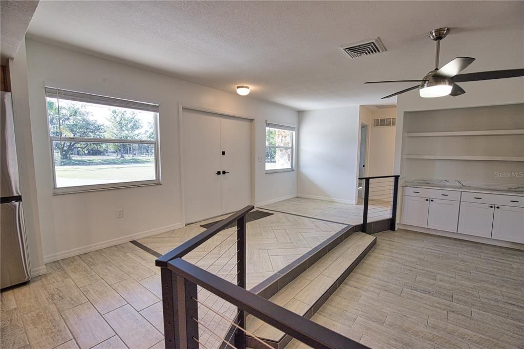 For Rent: $2,950 (3 beds, 2 baths, 1956 Square Feet)