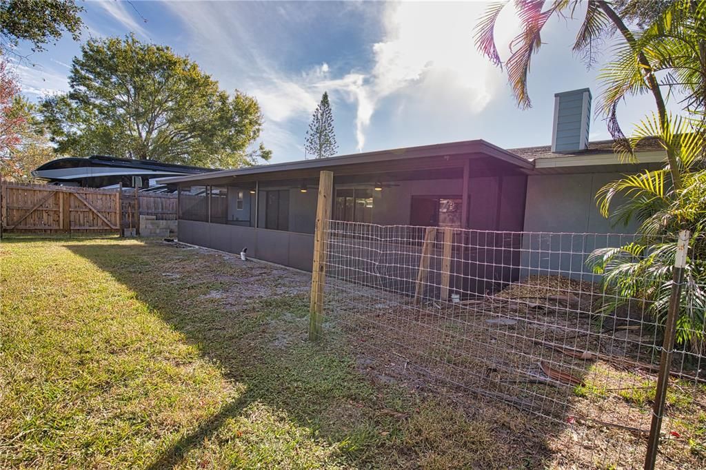 For Rent: $2,950 (3 beds, 2 baths, 1956 Square Feet)