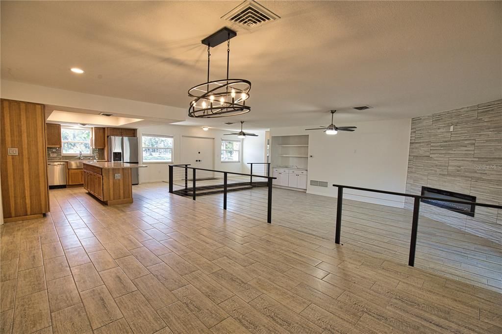 For Rent: $2,950 (3 beds, 2 baths, 1956 Square Feet)