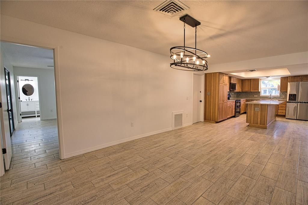 For Rent: $2,950 (3 beds, 2 baths, 1956 Square Feet)