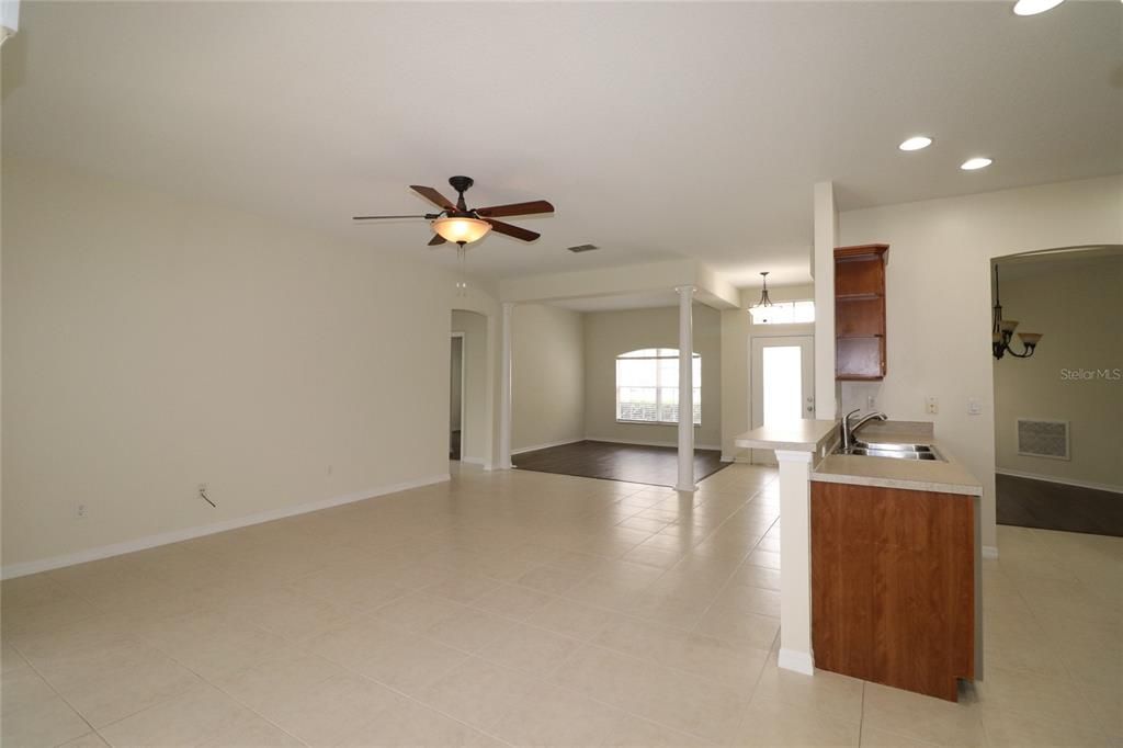 出租: $2,600 (3 贝兹, 2 浴室, 1992 平方英尺)