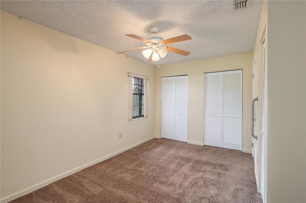 待售: $159,900 (2 贝兹, 2 浴室, 880 平方英尺)