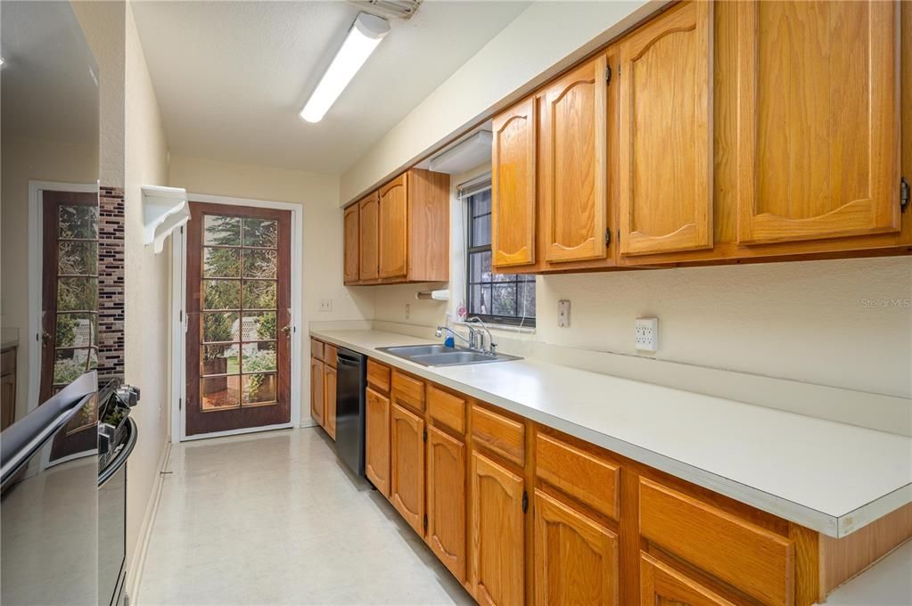 待售: $159,900 (2 贝兹, 2 浴室, 880 平方英尺)