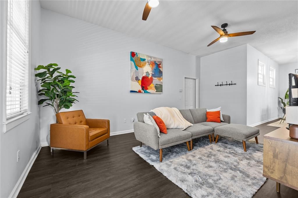 待售: $229,000 (3 贝兹, 2 浴室, 1317 平方英尺)