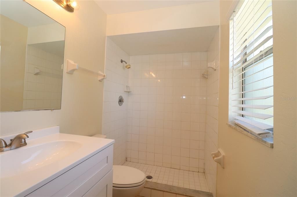 En Renta: $2,000 (3 camas, 2 baños, 1338 Pies cuadrados)